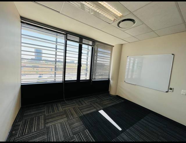 1,600M² OFFICE TO LET IN WATERFALL